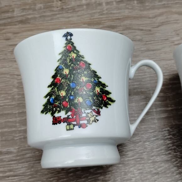 Trisa Stoneware Fine Porcelain Set of 4 Mugs Christmas Tree Festive - Picture 2 of 9
